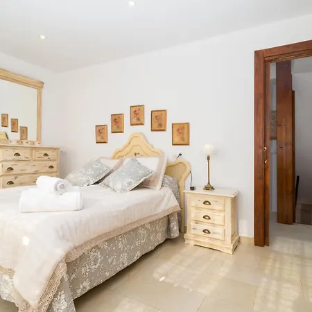 Casa Juani كوميلاس